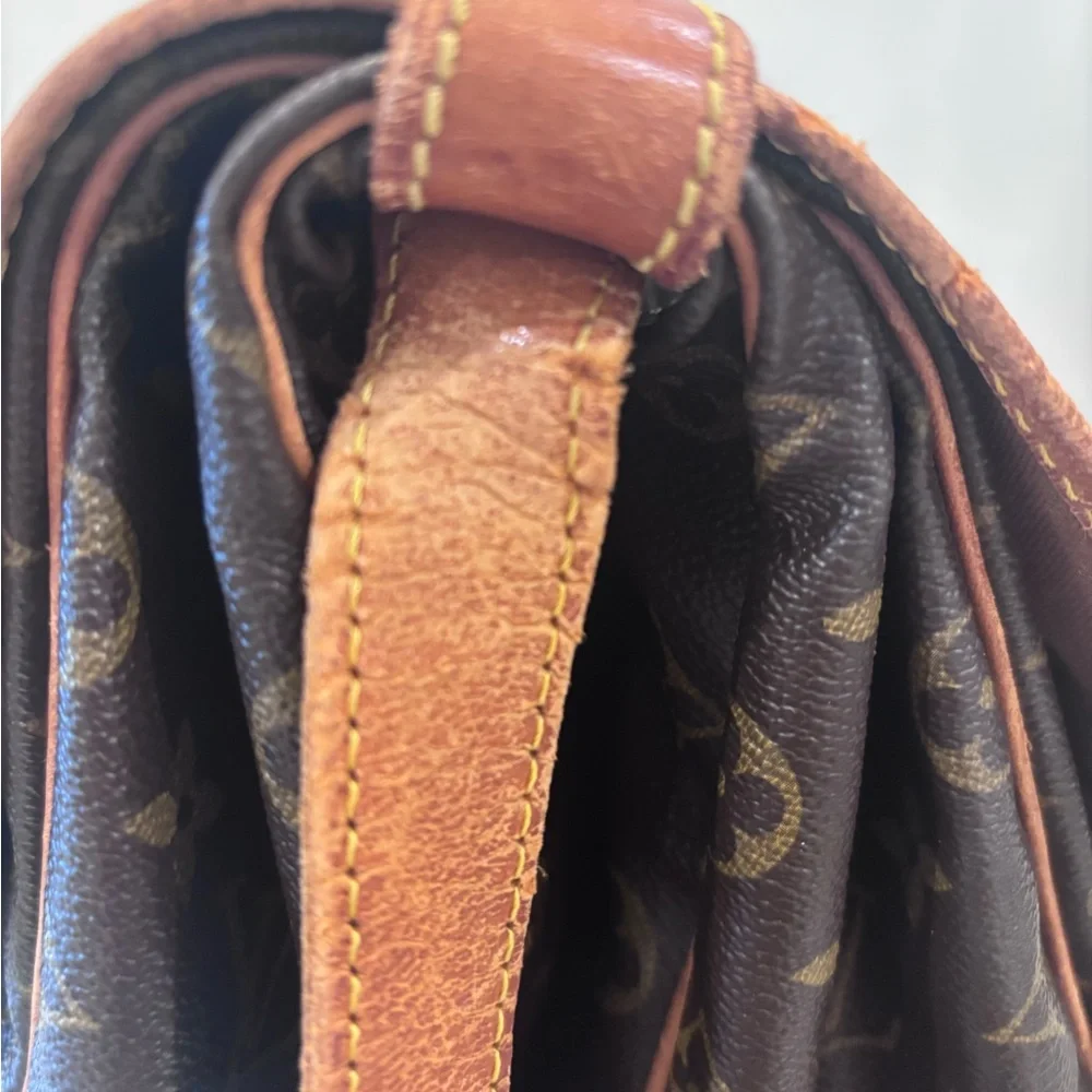 Louis Vuitton Saumur 35 & COA